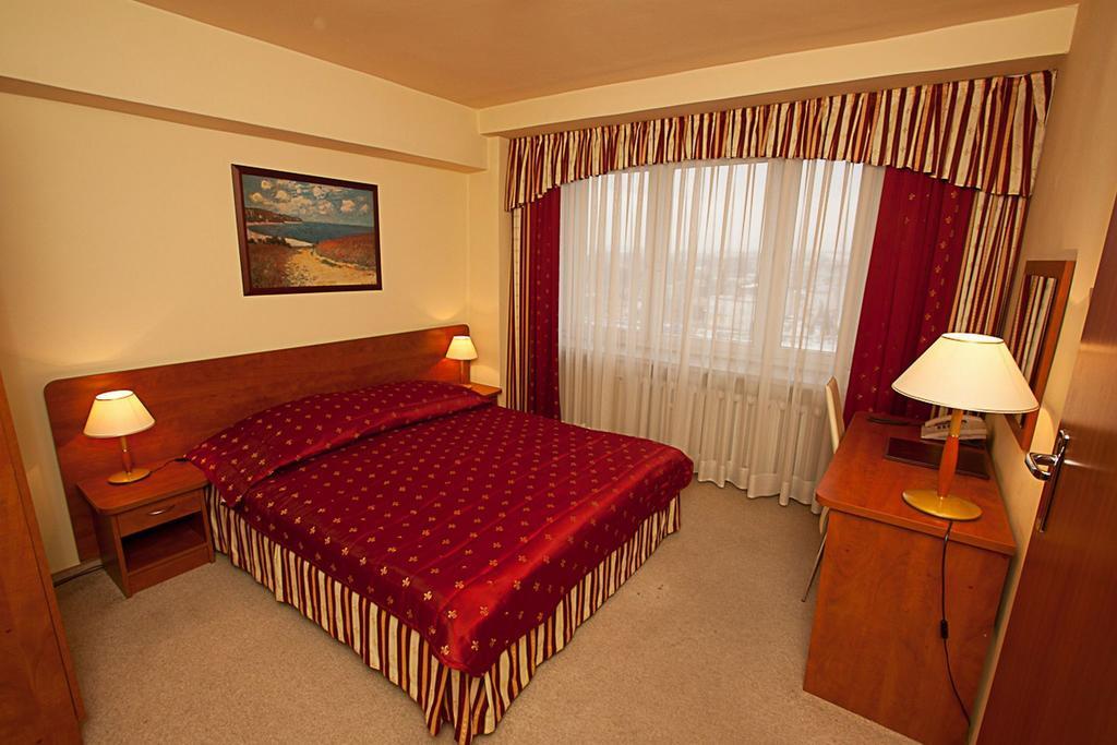 Hotel Accademia Ostrowiec Świętokrzyski Kamer foto