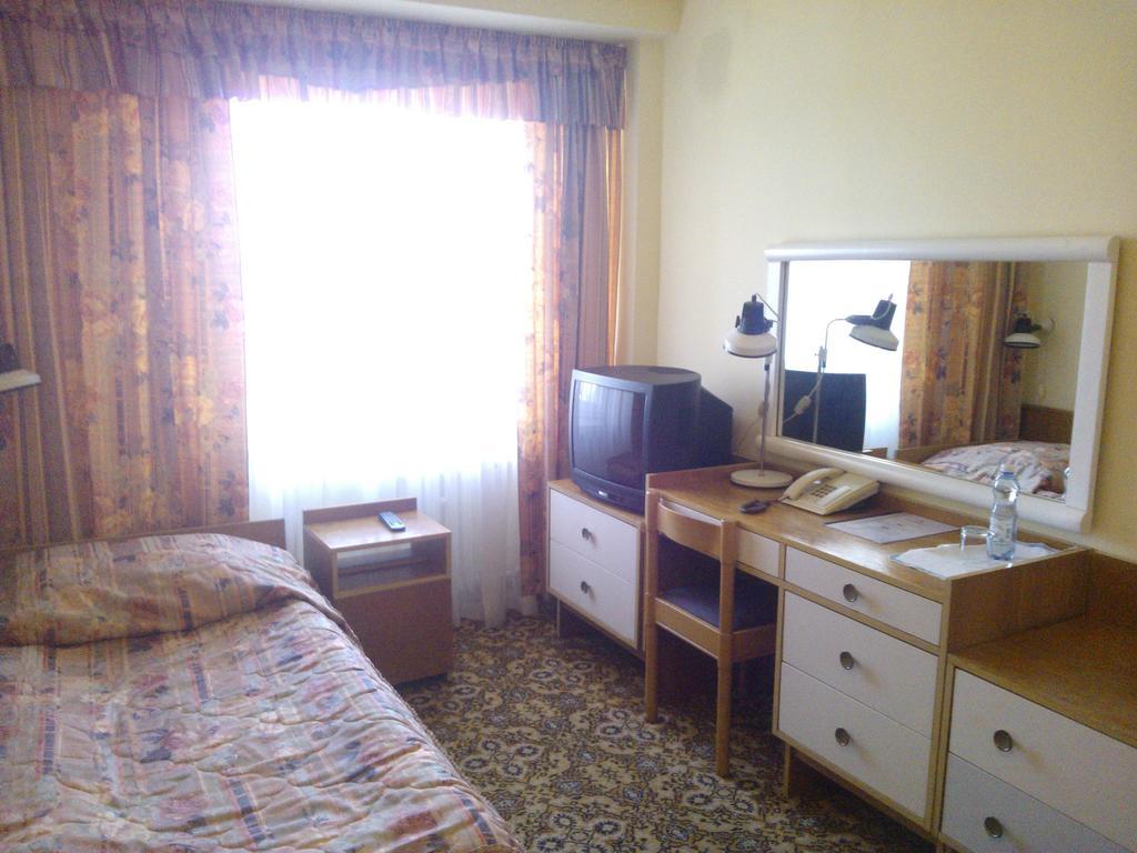 Hotel Accademia Ostrowiec Świętokrzyski Kamer foto